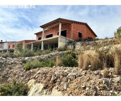 CHALET EN CONSTRUCCIÓN EN LA BESANA DE LENOVA