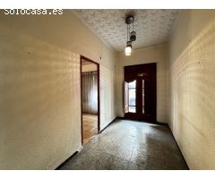 ¡Oportunidad única en Alberic! Se vende planta baja con corral y terraza en planta superior.