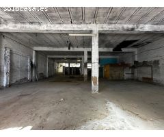 ¡Atención! Se vende nave industrial en Real con salida a dos calles.