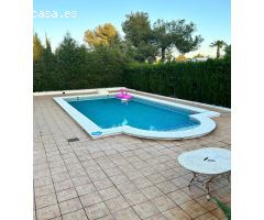ESTUPENDO CHALET EN URBANIZACIÓN SIERRA MAR DE PICASSENT
