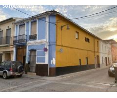 ESTUPENDA CASA ESQUINERA EN LALCUDIA