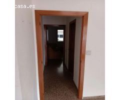 Piso exterior con patio y plaza de aparcamiento