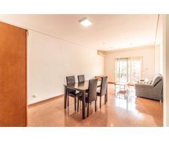 Amplia vivienda en Carlet, con plaza de parking,  luminosa y con vistas