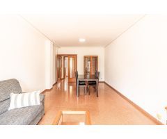Amplia vivienda en Carlet, con plaza de parking,  luminosa y con vistas