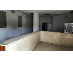 SE VENDE LOCAL COMERCIAL EN AVENIDA CASTILLA Y LEON EN VENTA DE BAÑOS