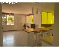 SE ALQUILA MEDIA TEMPORADA DEL 1/9/2024 - 30/6/2025  BONITO APARTAMENTO CON VISTAS AL MAR  EN BENALM