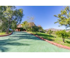 Se vende magnifica  casa de campo  en la zona de Entrerrios (Mijas)