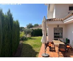 Se vende chalet adosado de esquina en Benalmadena