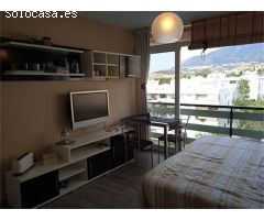 SE ALQUILA BONITO ESTUDIO. MEDIA TEMPORADA DESDE EL  1.11.24 -31.5.25 EN BENALMADENA COSTA.