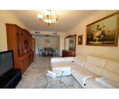 En venta bonito y amplio apartamento en Nueva Torrequebrada (Benalmadena).-