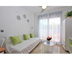 Se alquila MEDIA TEMPORADA desde el 15/09/2025-31/05/2026 precioso apartamento a 250 metros de la pl