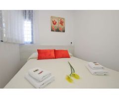 Se alquila MEDIA TEMPORADA desde el 15/09/2025-31/05/2026 precioso apartamento a 250 metros de la pl