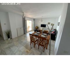 MEDIA TEMPORADA . SE ALQUILA DEL 1.9.24-30.6.25 BONITO APARTAMENTO EN 2ª LINEA DE PLAYA EN BENALMADE