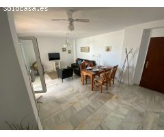 MEDIA TEMPORADA . SE ALQUILA DEL 1.9.24-30.6.25 BONITO APARTAMENTO EN 2ª LINEA DE PLAYA EN BENALMADE