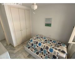 MEDIA TEMPORADA . SE ALQUILA DEL 1.9.24-30.6.25 BONITO APARTAMENTO EN 2ª LINEA DE PLAYA EN BENALMADE