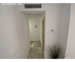 MEDIA TEMPORADA . SE ALQUILA DEL 1.9.24-30.6.25 BONITO APARTAMENTO EN 2ª LINEA DE PLAYA EN BENALMADE