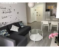 SE VENDE BONITO APARTAMENTO EN BENALMÁDENA CON VISTAS AL MAR