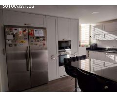 SE VENDE MAGNIFICO ATICO DUPLEX  CON VISTAS AL MAR EN ZONA DEL PINILLO (TORREMOLINOS)