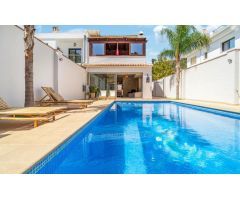 SE ALQUILA POR MEDIA TEMPORADA DESDE 01.10.25-31.05.26 MAGNIFICA VILLA EN BENALMADENA
