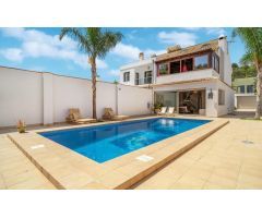 SE ALQUILA POR MEDIA TEMPORADA DESDE 01.10.25-31.05.26 MAGNIFICA VILLA EN BENALMADENA