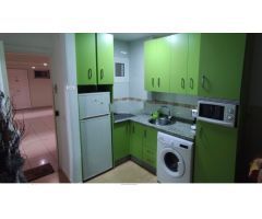 Se alquila de 1/12/2025-30/03/2026 bonito apartamento reformado en Benalmádena.-