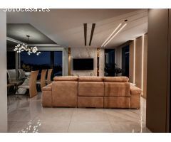 SE VENDE MARAVILLOSA VILLA DE DISEÑO CON VISTAS AL MAR EN ARROYO DE LA MIEL (BENALMADENA)