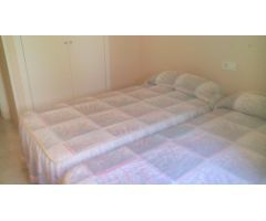 MEDIA TEMPORADA . SE ALQUILA DESDE 1.9.25-30.6.26 BONITO APARTAMENTO  EN  TORREQUEBRADA EN BENALMADE