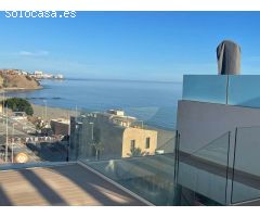SE ALQUILA POR LARGA TEMPORADA APARTAMENTO DE  LUJO CON VISTAS AL MAR EN FUENGIROLA