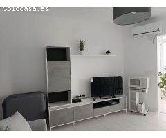 MEDIA TEMPORADA . SE ALQUILA DESDE AHORA BONITO ESTUDIO REFORMADO CON VISTAS AL MAR EN BENALMADENA