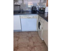 SE VENDE BONITO APARTAMENTO EN 2ª  LINEA DE PLAYA CON VISTAS MAR EN BENALMADENA