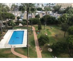 SE VENDE BONITO APARTAMENTO EN 2ª  LINEA DE PLAYA CON VISTAS MAR EN BENALMADENA