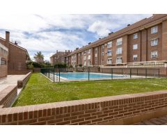 Apartamento con piscina comunitaria