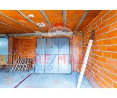 CASA EN CONSTRUCCIÓN CON PROYECTO