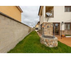 Chalet independiente con piscina