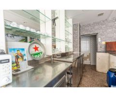 SE VENDE BAR