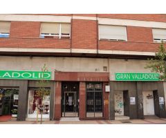 Amplio piso con terraza en C/Puente Colgante