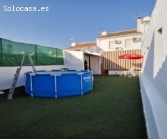 CASA CON PATIO