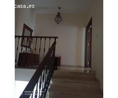 MAGNIFICA CASA, CON GARAJE, NAVE Y LOCAL