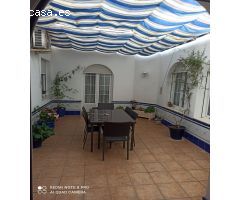MAGNIFICA CASA, CON GARAJE, NAVE Y LOCAL