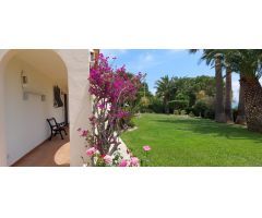 VILLA EN ALTEA