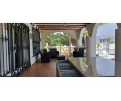 VILLA EN ALTEA