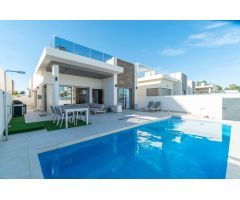 Chalet independiente de 5 dormitorios en Los Dolses, La Zenia