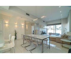 Chalet independiente de 5 dormitorios en Los Dolses, La Zenia