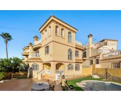 Chalet en Venta en Orihuela Costa, Alicante