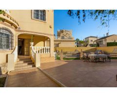 Chalet en Venta en Orihuela Costa, Alicante