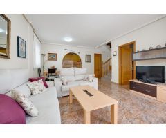 LUMINOSO Y ESPACIOSO PAREADO EN VILLAMARTÍN EN PERFECTO ESTADO