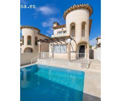 Villa de Lujo en Venta en San Miguel de Salinas, Alicante