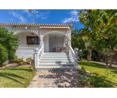 Oportundidad villa con 405m2 de parcela moderna con 4 dormitorios en Punta prima