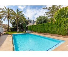Oportunidad villa con 405m2 de parcela y piscina privada en Punta prima