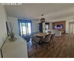 Chalet moderno con piscina privada en Los Balcones, Torrevieja.